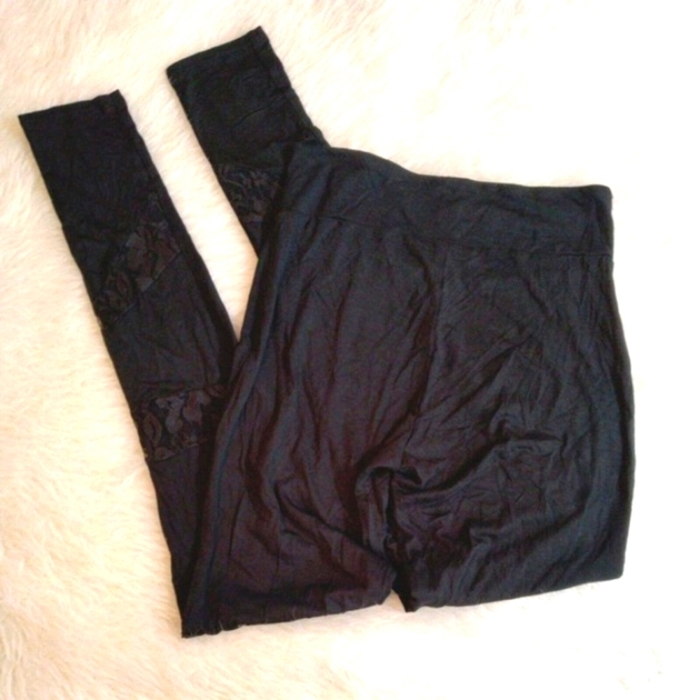 Venus Solid Black Lace Leggings - Picture 2 of 5